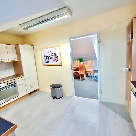 Ganze 3 120qm Apartment *