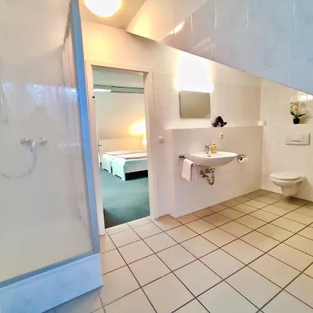 Ganze 3 120qm Apartment *